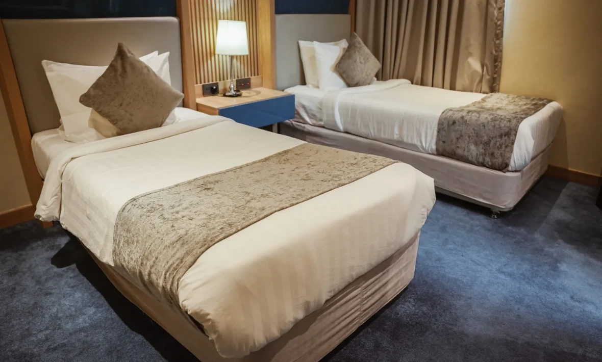 One-Bedroom Suite (King Bed / Twin Bed)