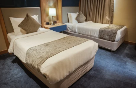 One-Bedroom Suite (King Bed / Twin Bed)